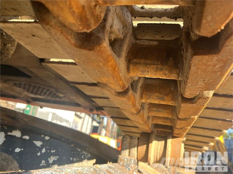 Hitachi ZX250LCN-3 Tracked Excavator حفارات زحافة