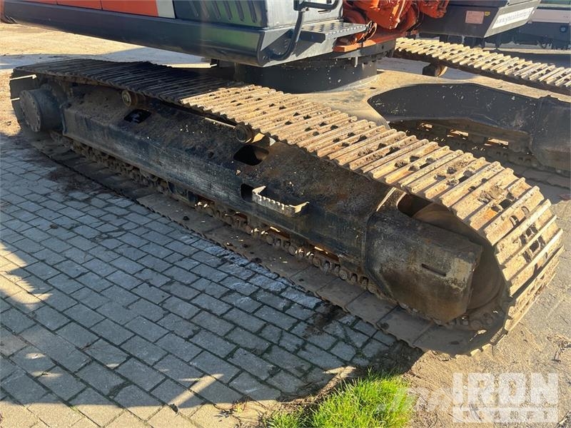 Hitachi ZX250LCN-3 Tracked Excavator حفارات زحافة