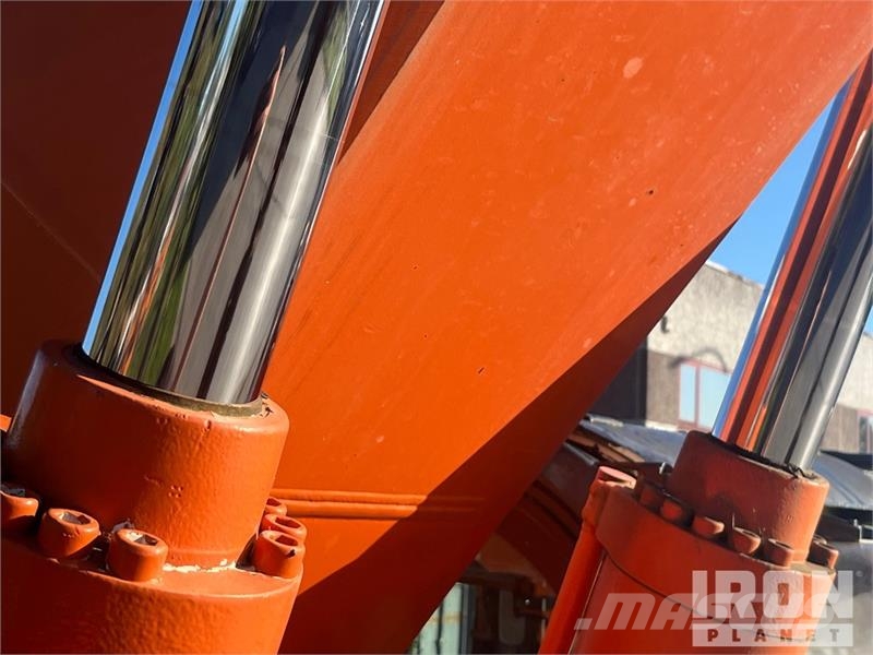 Hitachi ZX250LCN-3 Tracked Excavator حفارات زحافة