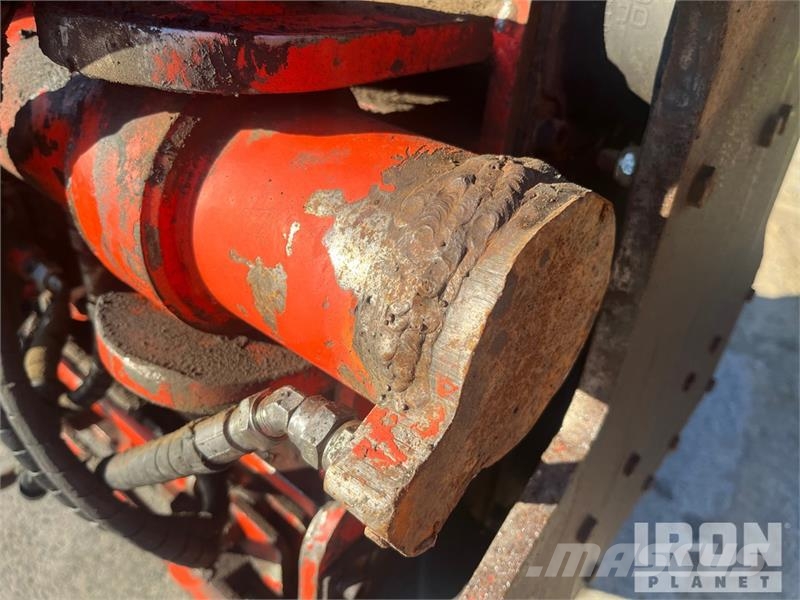 Hitachi ZX250LCN-3 Tracked Excavator حفارات زحافة