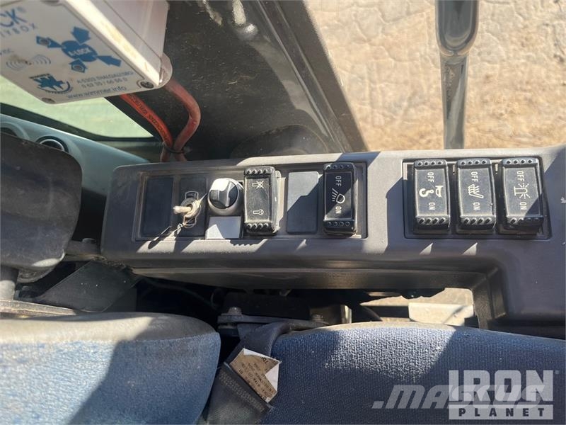 Hitachi ZX250LCN-3 Tracked Excavator حفارات زحافة