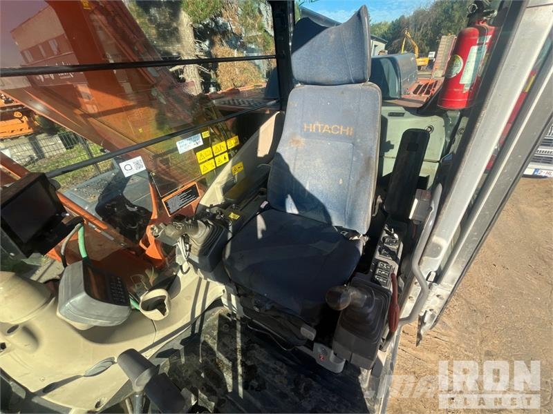 Hitachi ZX250LCN-3 Tracked Excavator حفارات زحافة