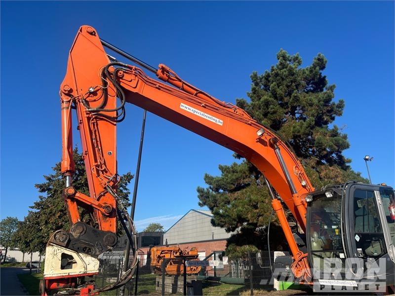 Hitachi ZX250LCN-3 Tracked Excavator حفارات زحافة