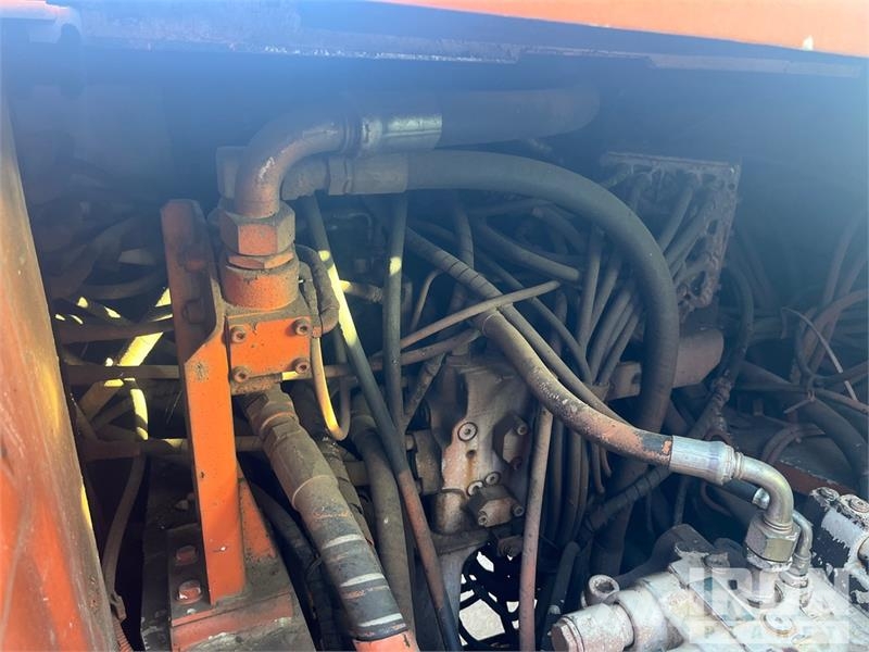 Hitachi ZX250LCN-3 Tracked Excavator حفارات زحافة