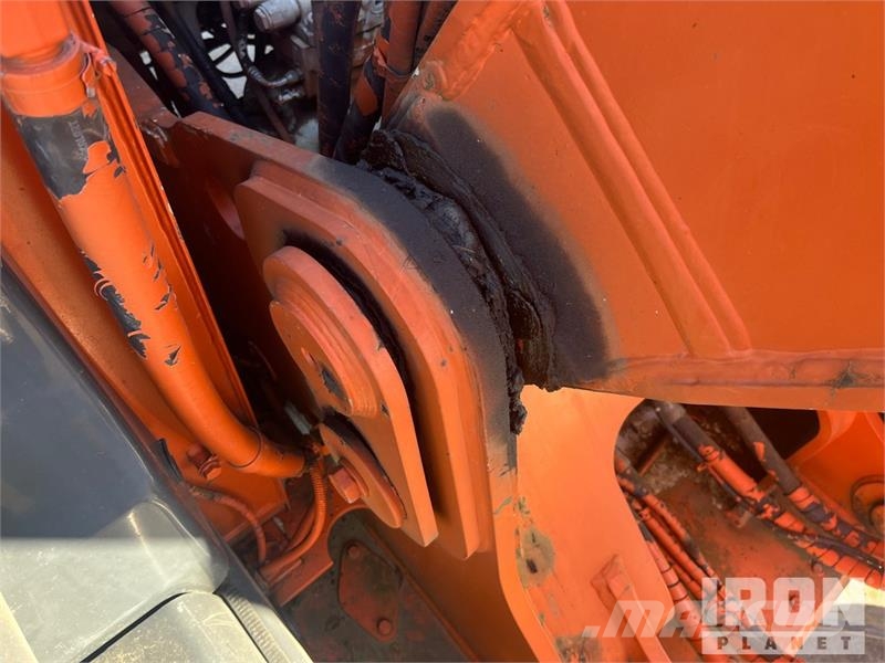 Hitachi ZX250LCN-3 Tracked Excavator حفارات زحافة