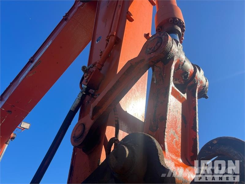 Hitachi ZX250LCN-3 Tracked Excavator حفارات زحافة