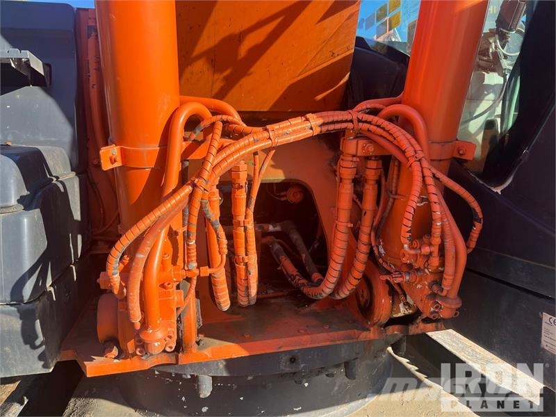Hitachi ZX250LCN-3 Tracked Excavator حفارات زحافة