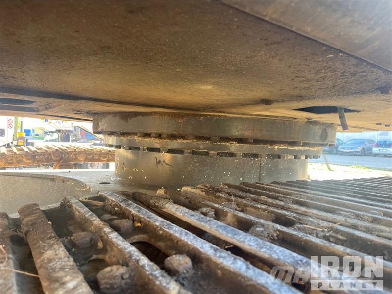 Hitachi ZX250LCN-3 Tracked Excavator حفارات زحافة