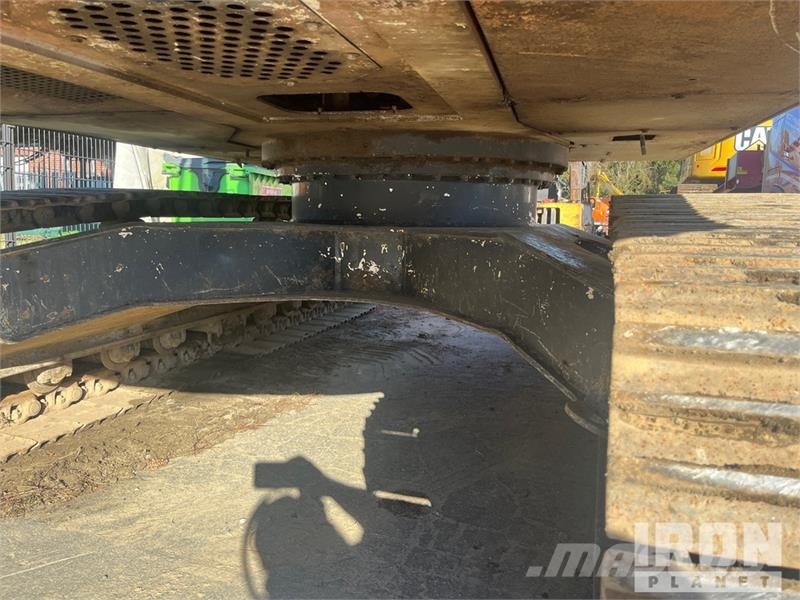 Hitachi ZX250LCN-3 Tracked Excavator حفارات زحافة