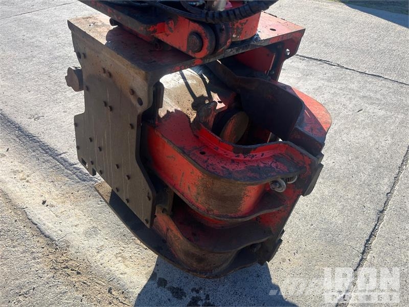 Hitachi ZX250LCN-3 Tracked Excavator حفارات زحافة
