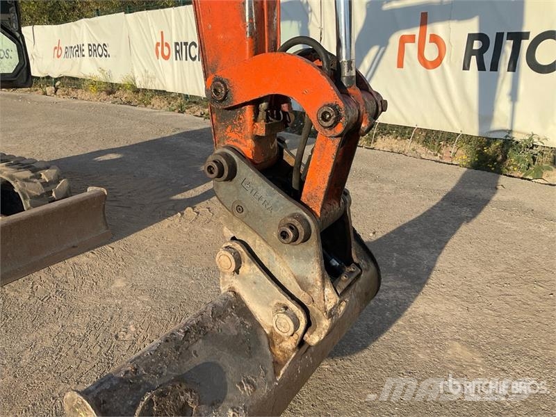 Hitachi ZX26U-6 Mini Excavator Minikaivukoneet < 7t