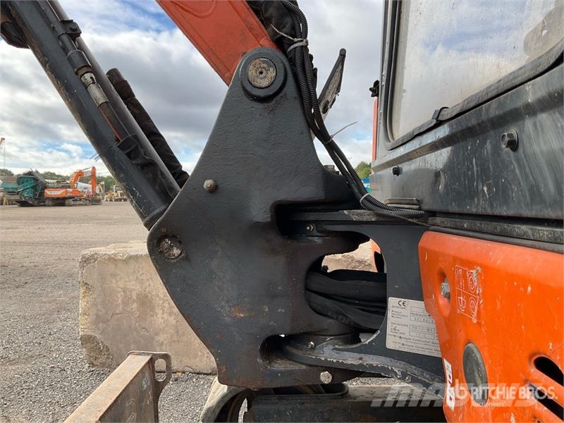 Hitachi ZX26U-6 Mini Excavator Minikaivukoneet < 7t