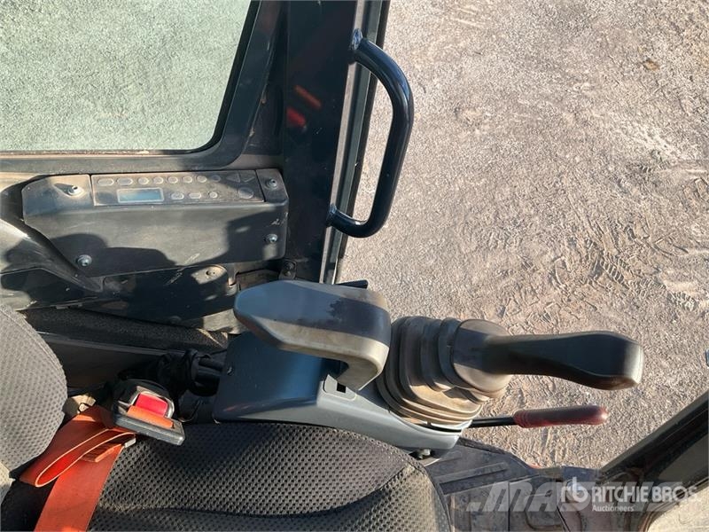 Hitachi ZX26U-6 Mini Excavator Minikaivukoneet < 7t
