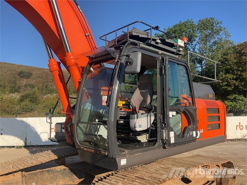 Hitachi ZX300LC-6 Tracked Excavator Bageri guseničari