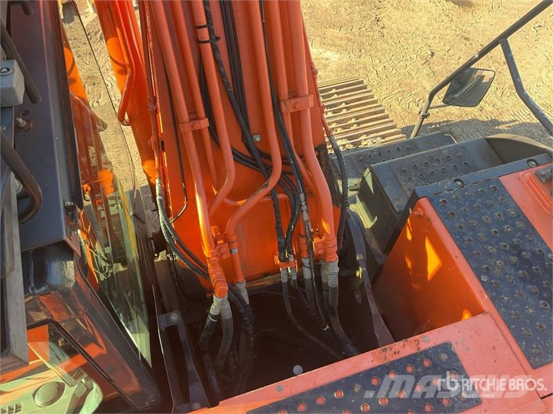 Hitachi ZX300LC-6 Tracked Excavator Bageri guseničari