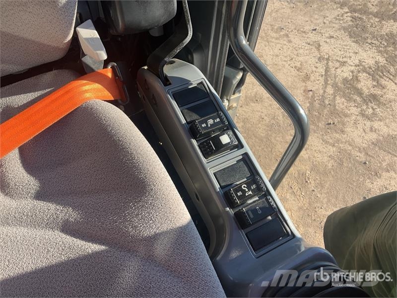 Hitachi ZX300LC-6 Tracked Excavator Bageri guseničari