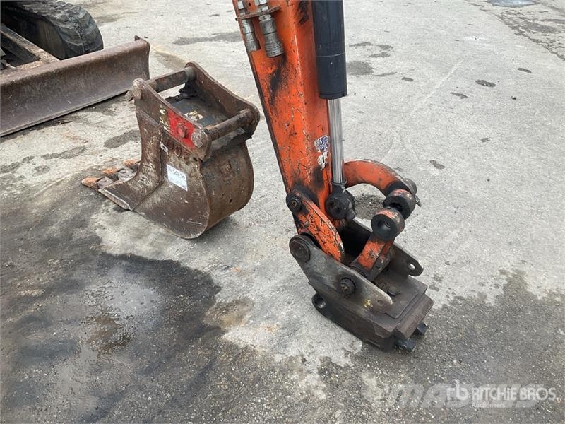 Hitachi ZX33U-5A CLR Mini Excavator Mini excavatoare < 7t