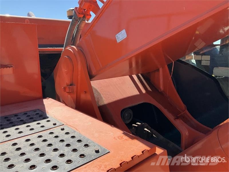 Hitachi ZX670LCH-3 Tracked Excavator Bageri gusjeničari