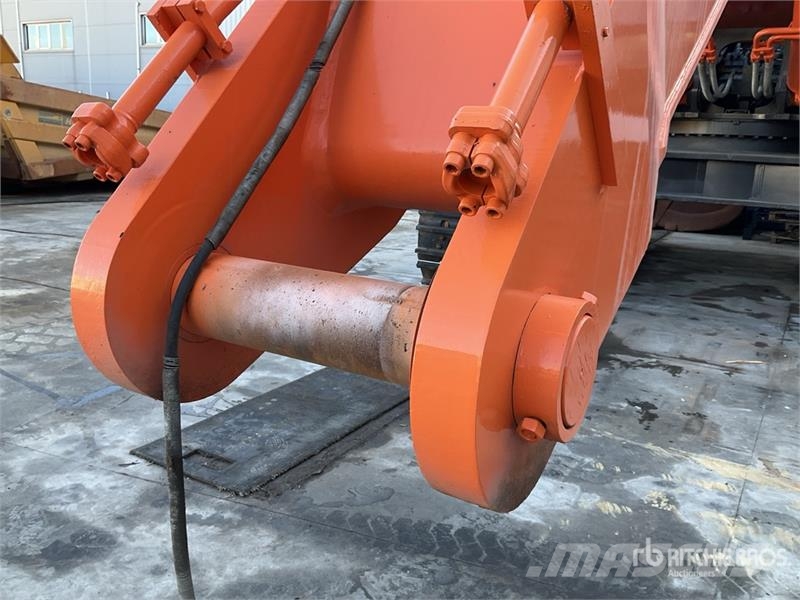Hitachi ZX870LCR-5B Tracked Excavator Crawler excavators