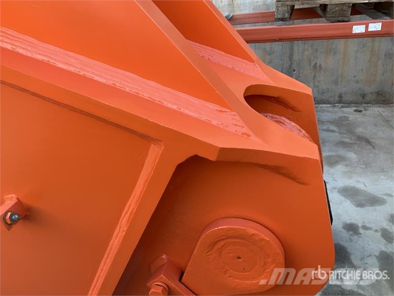 Hitachi ZX870LCR-5B Tracked Excavator Crawler excavators