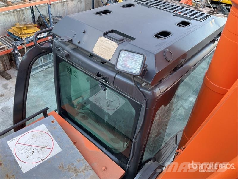 Hitachi ZX870LCR-5B Tracked Excavator Crawler excavators