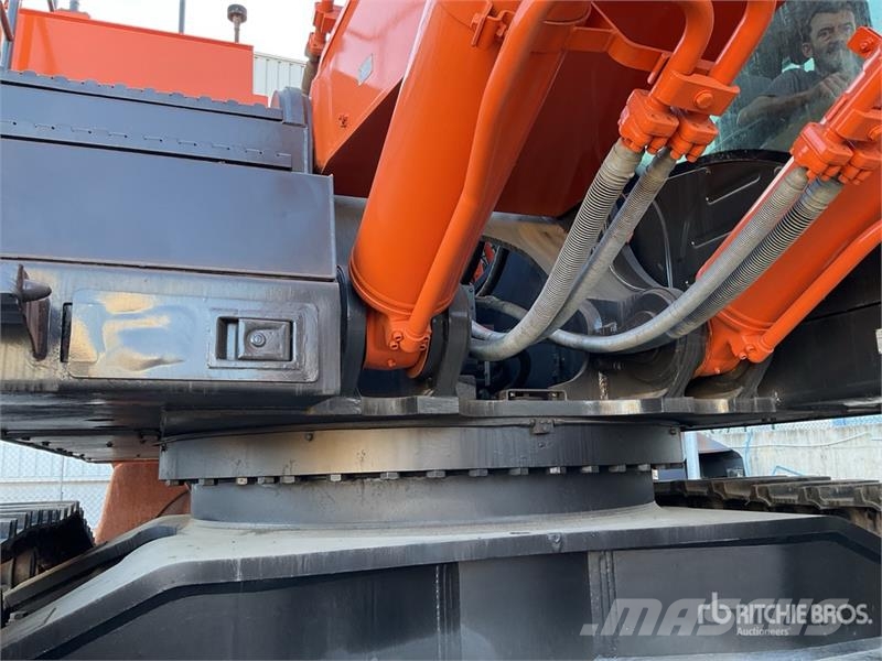Hitachi ZX870LCR-5B Tracked Excavator Crawler excavators