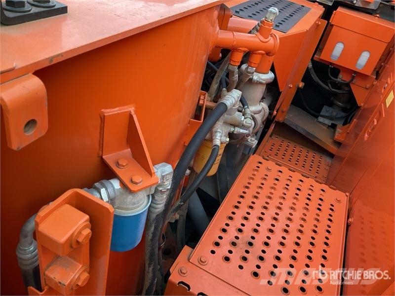 Hitachi ZX870LCR-5B Tracked Excavator Crawler excavators