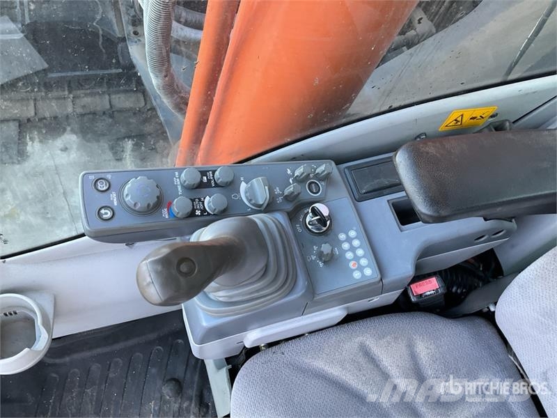 Hitachi ZX870LCR-5B Tracked Excavator Crawler excavators