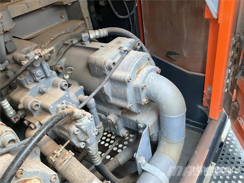 Hitachi ZX870LCR-5B Tracked Excavator Crawler excavators