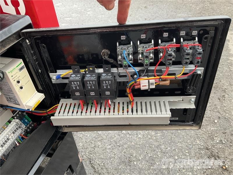 Hoeflon C6 3000 kg Crawler Compact Crane Crane parts and equipment