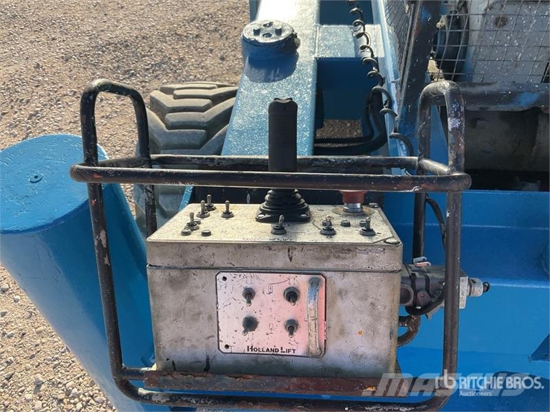 Holland Lift B-195DL25-4WD 4x4 Diesel Scissor Lift Elevadores de tesoura
