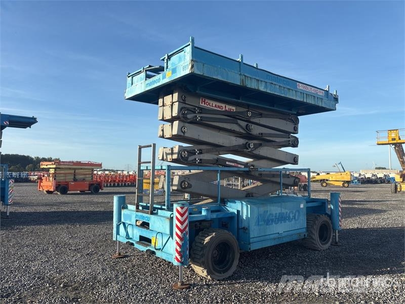 Holland Lift B-195DL25-4WD/P/N 4x4 Diesel Scissor Lift Škarjaste dvižne ploščadi