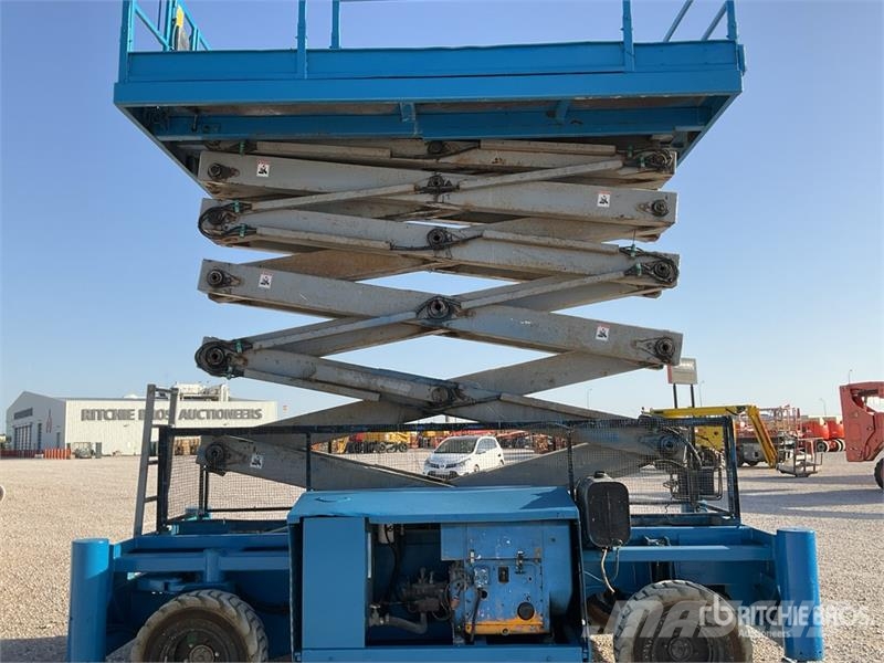Holland Lift B-195DL25-4WD 4x4 Diesel Scissor Lift Elevadores de tesoura