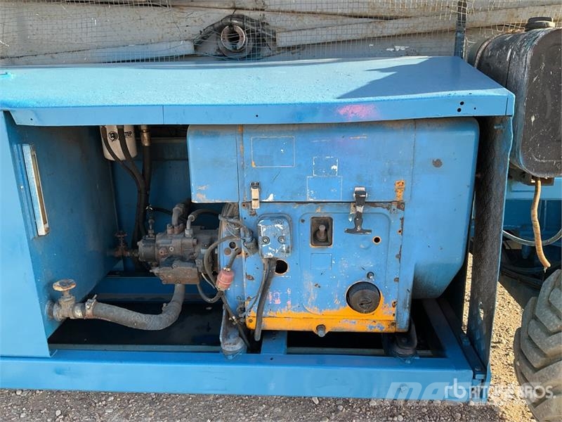 Holland Lift B-195DL25-4WD 4x4 Diesel Scissor Lift Elevadores de tesoura
