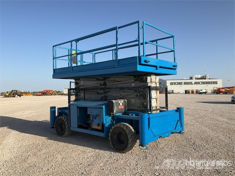 Holland Lift B-195DL25-4WD 4x4 Diesel Scissor Lift Elevadores de tesoura