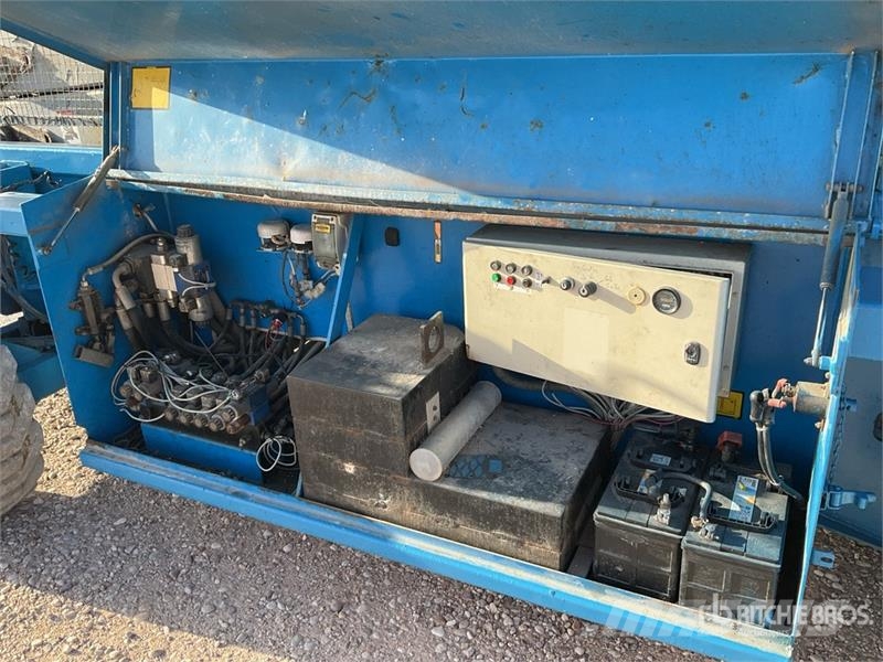 Holland Lift B-195DL25-4WD 4x4 Diesel Scissor Lift Elevadores de tesoura