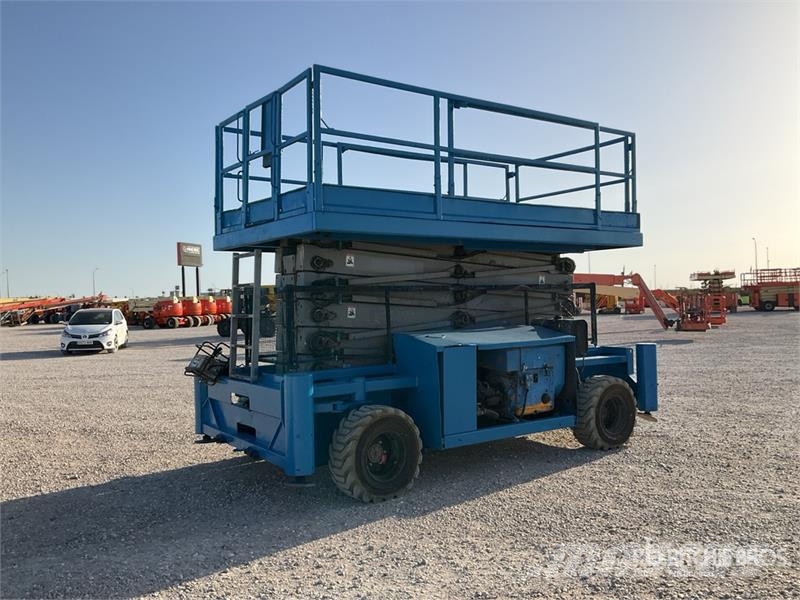 Holland Lift B-195DL25-4WD 4x4 Diesel Scissor Lift Elevadores de tesoura