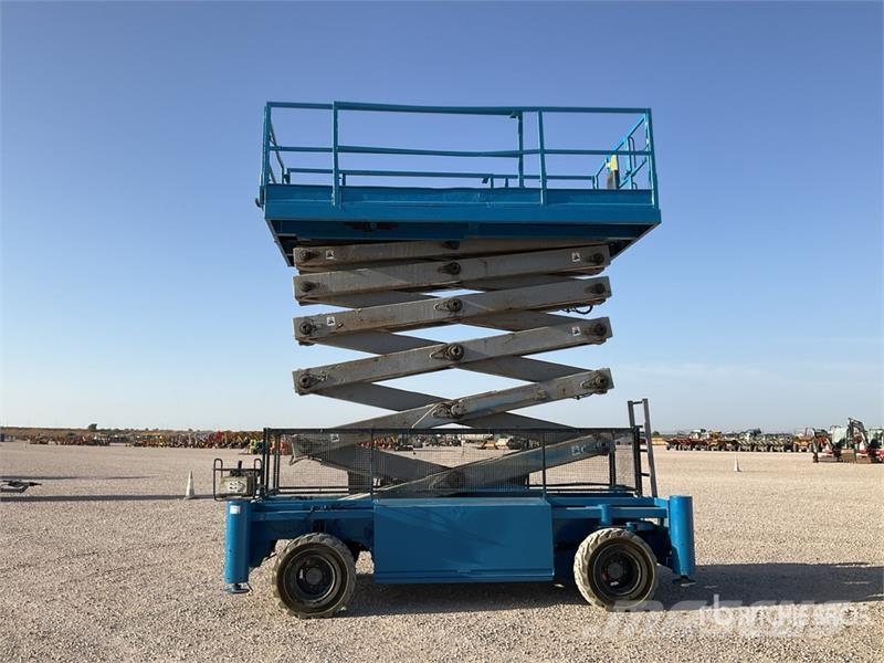 Holland Lift B-195DL25-4WD 4x4 Diesel Scissor Lift Elevadores de tesoura