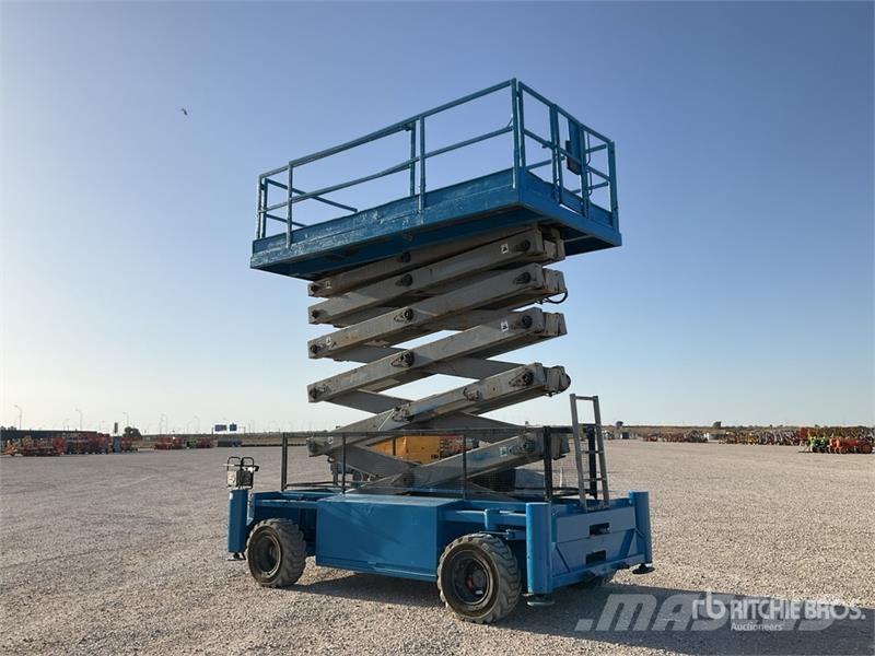 Holland Lift B-195DL25-4WD 4x4 Diesel Scissor Lift Elevadores de tesoura