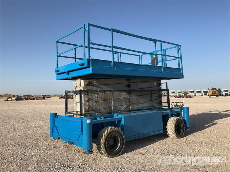 Holland Lift B-195DL25-4WD 4x4 Diesel Scissor Lift Elevadores de tesoura