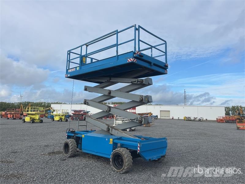 Holland Lift HL-160 E24 Electric Scissor Lift Makasli platformlar
