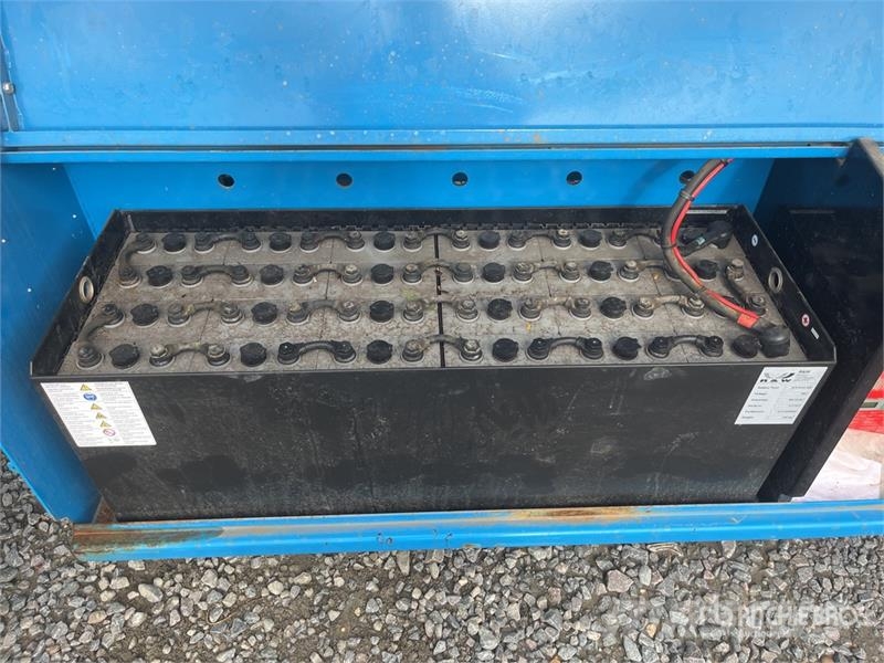 Holland Lift HL-160 E24 Electric Scissor Lift Makasli platformlar