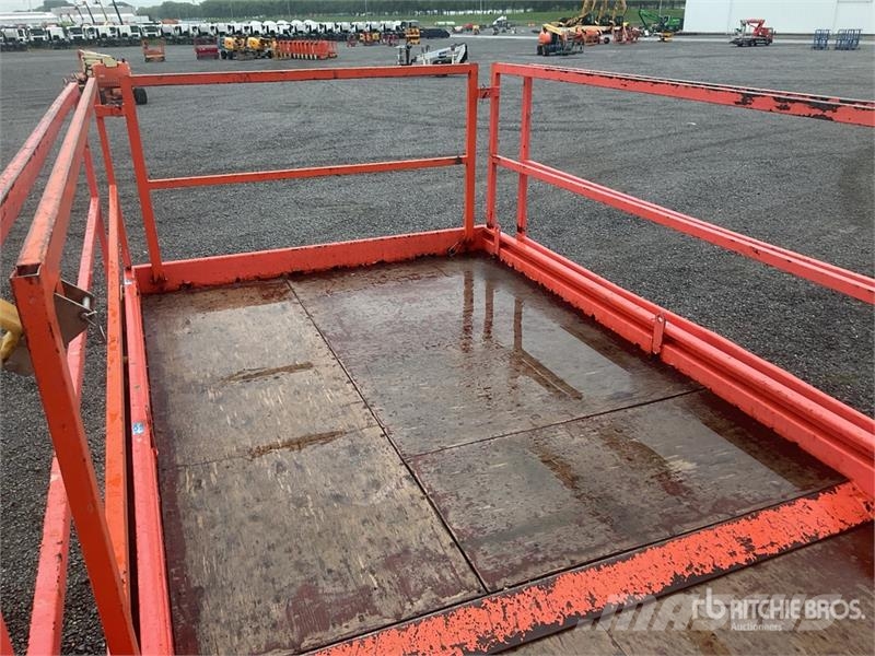 Holland Lift HL-220 D25 4x4 Diesel Scissor Lift Scheren-Arbeitsbühnen