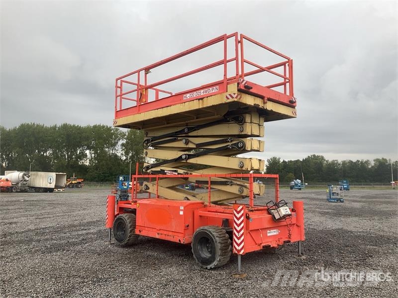 Holland Lift HL-220 D25 4x4 Diesel Scissor Lift Scheren-Arbeitsbühnen