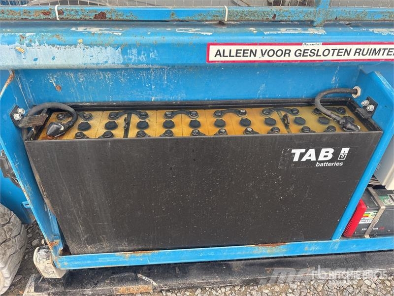 Holland Lift HL-220-E12 Electric Scissor Lift Scissor lifts