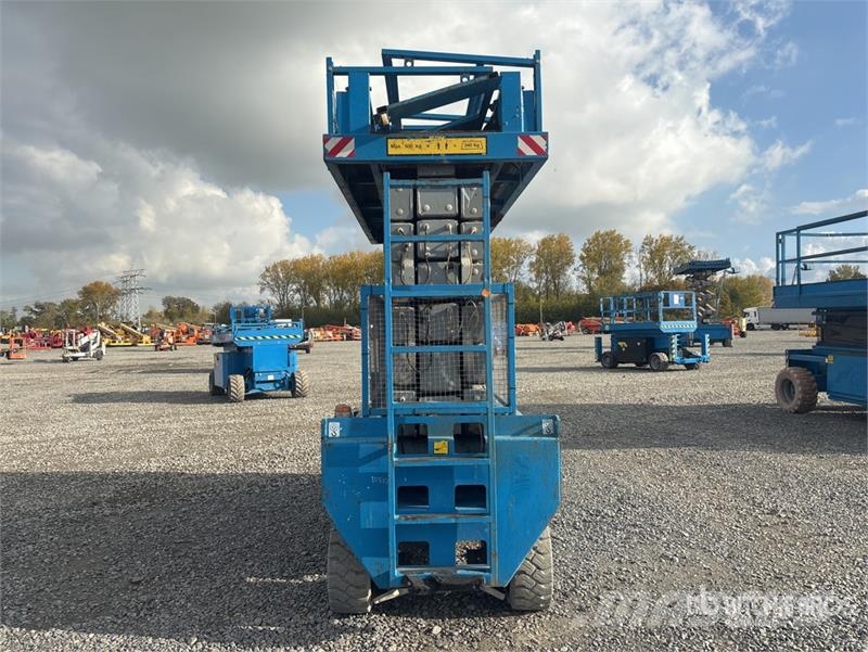 Holland Lift HL-220-E12 Electric Scissor Lift Scissor lifts