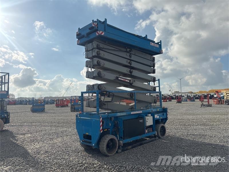 Holland Lift HL-220-E12 Electric Scissor Lift Scissor lifts