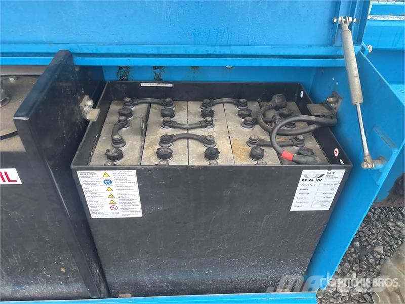 Holland Lift HL-220 E25 Electric Scissor Lift Scheren-Arbeitsbühnen