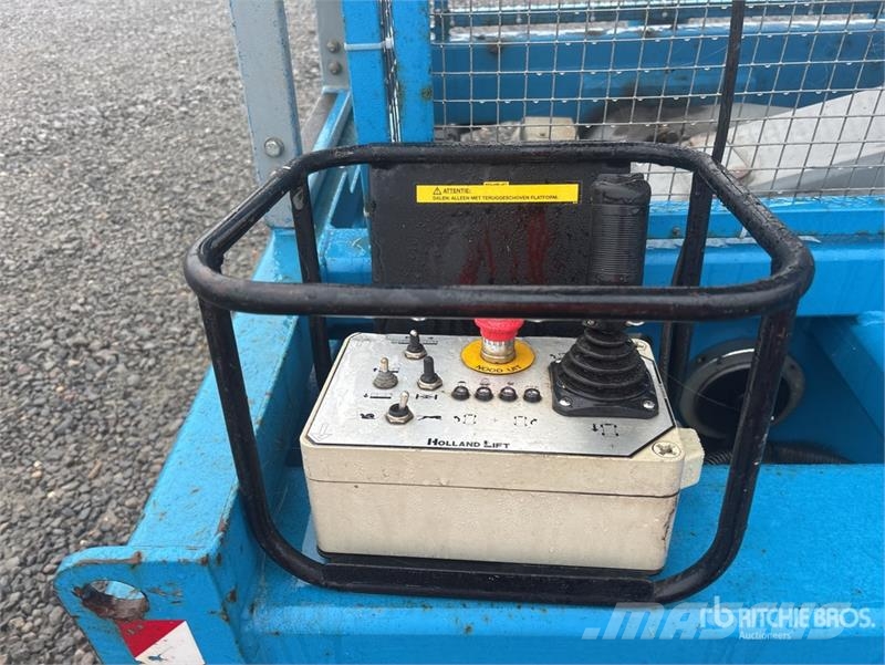 Holland Lift HL-220 E25 Electric Scissor Lift Scheren-Arbeitsbühnen