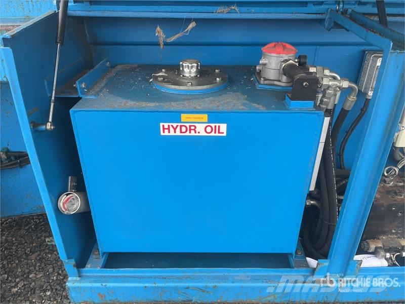 Holland Lift M-250DL274 4WD/P/N 4x4 Diesel Scissor Lift Šķerveida pacēlāji